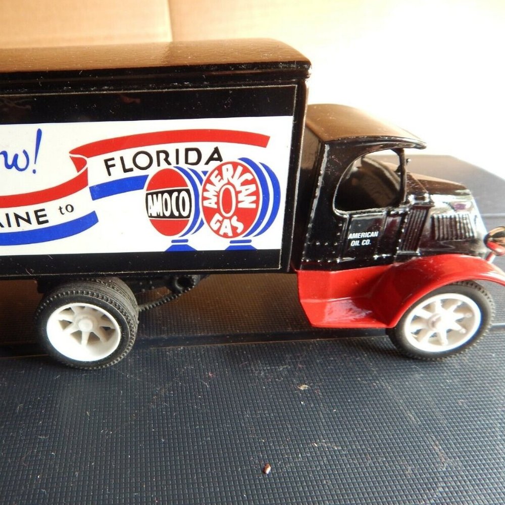 VTG American classic Now from Maine to Florida truck bank